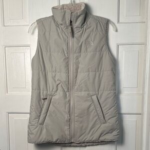 The North Face reversible women’s sherpa vest cream